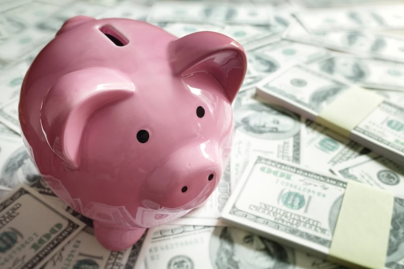 How to Lower Your Winter Heating Bill. Pigy bank.